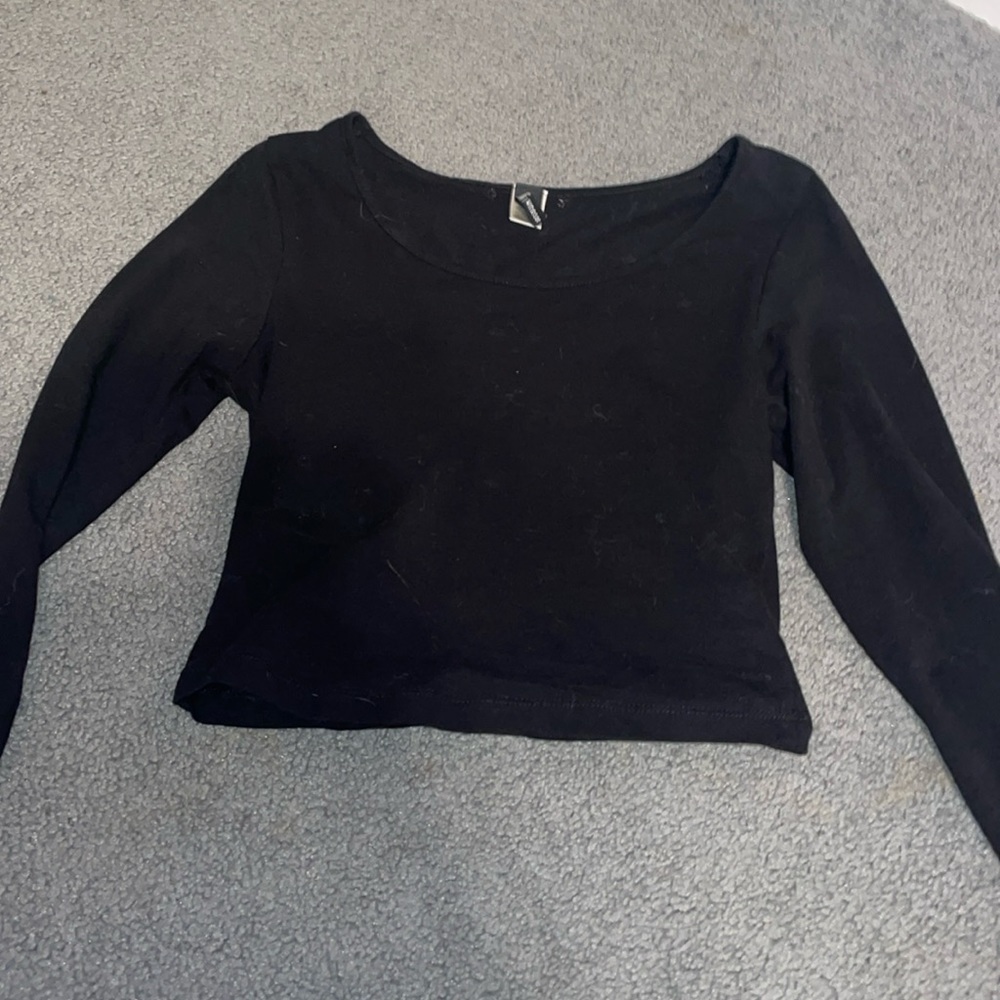 Medium black cropped long sleeve from Windsor
